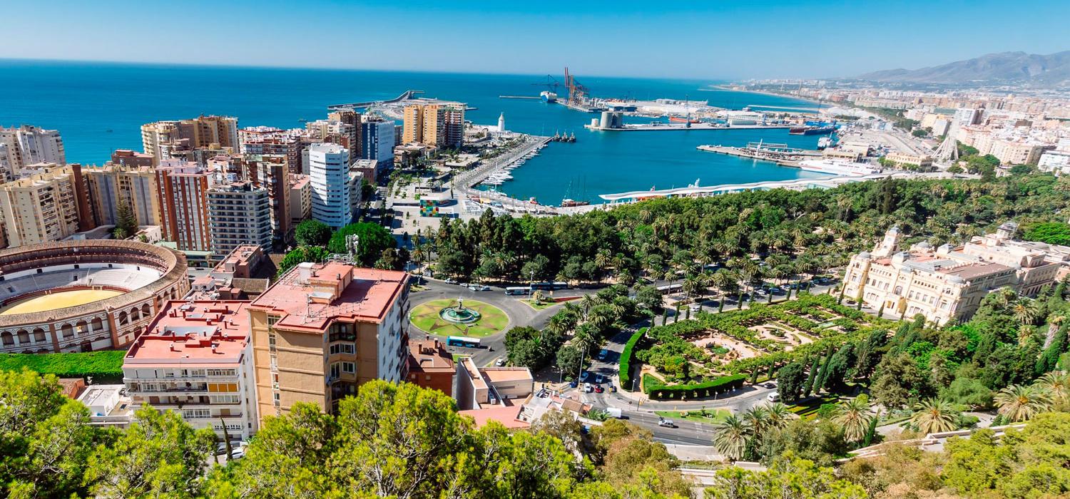 Vacanza studio a Malaga con Zainetto Verde al Campus Amro, aerea del lungo mare di Malaga
