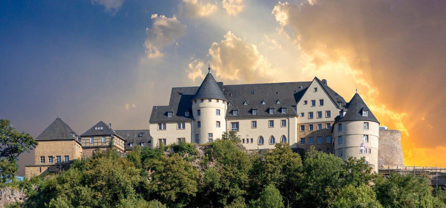 Il castello di Ebernburg al tramonto