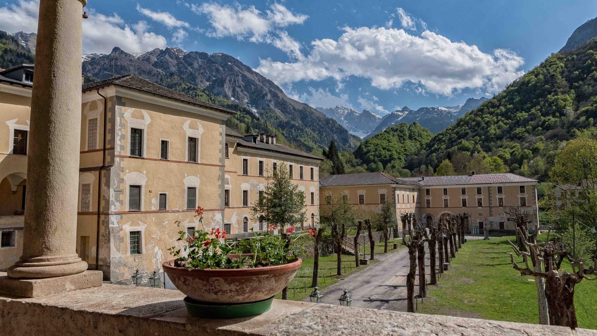 CHIUSA DI PESIO: Orso, buco!