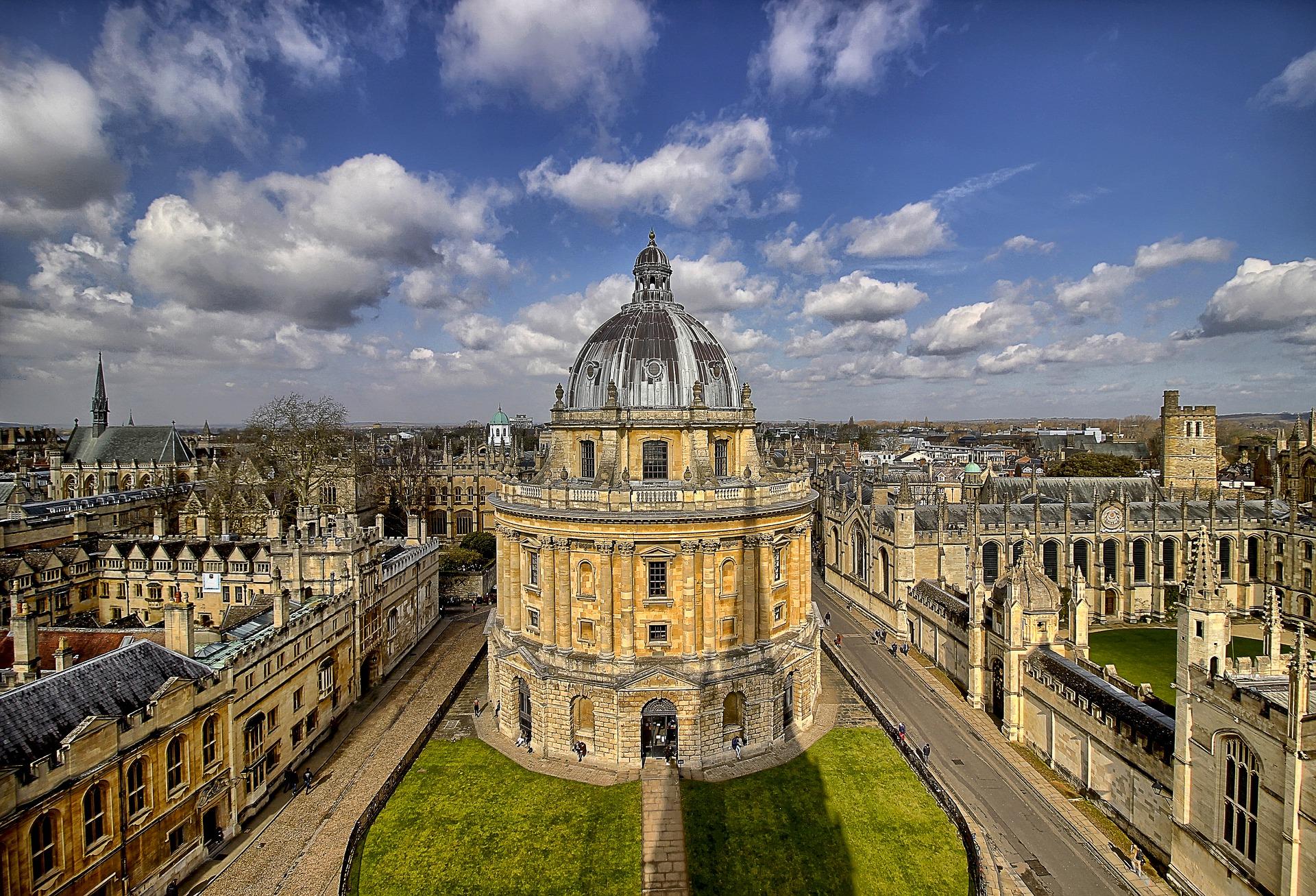 oxford-5114331_1920.jpg