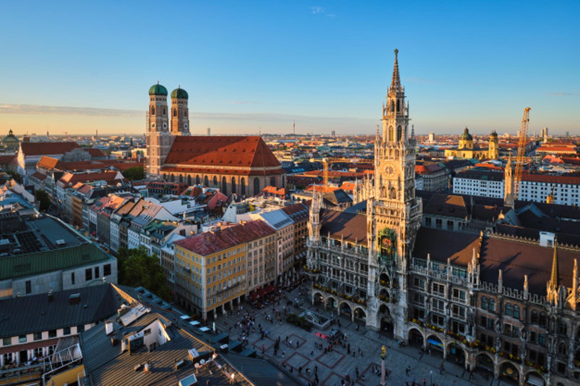 aerial-view-munich-germany_163782-5272.jpg