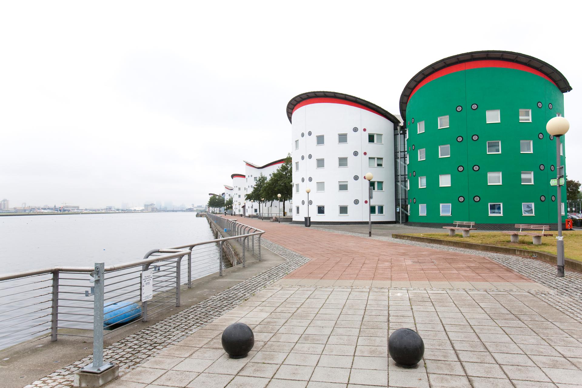 22740.docklands_campus_028.jpg