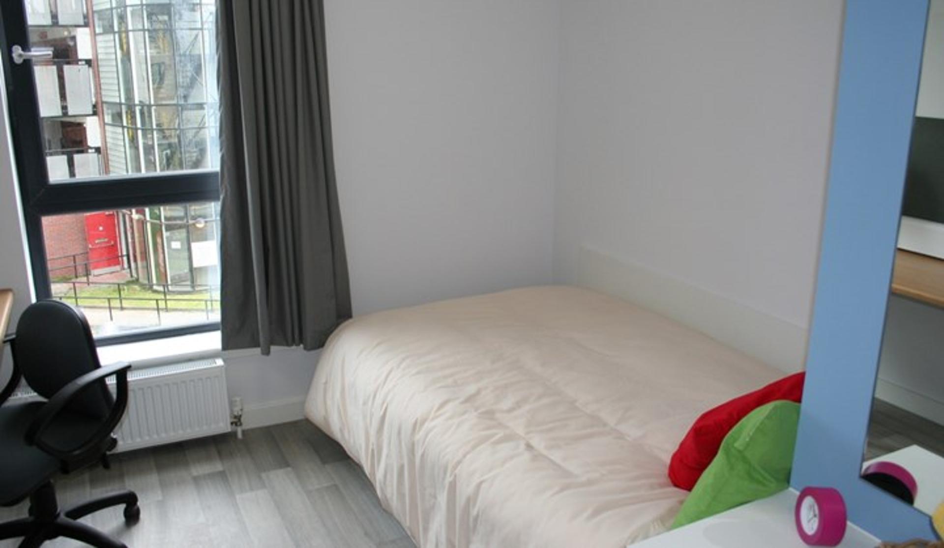 bedroom-2.jpg.jpg