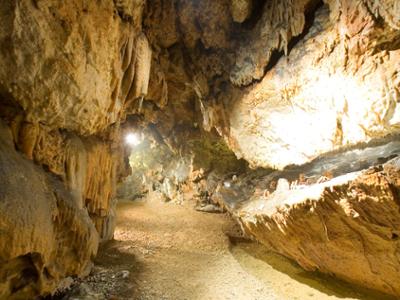 LA GROTTE DES DOSSI