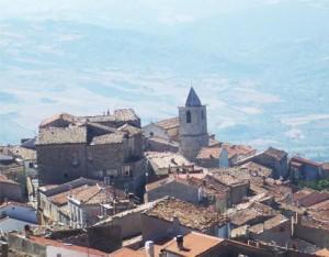 Il Palazzo baronale e il campanile della chiesa del Calvario