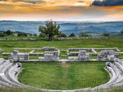 Agnone e Pietrabbondante: campane, archeologia e formaggi