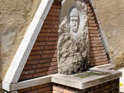 Fontana monumento Spezzano della Sila