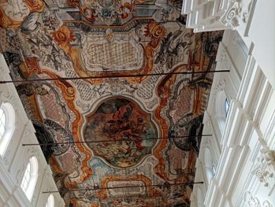 Interno Chiesa San Michele Arcangelo Celico