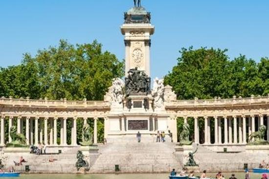 Madrid - Colegio Mayor Marques de la Ensenada partenza di gruppo