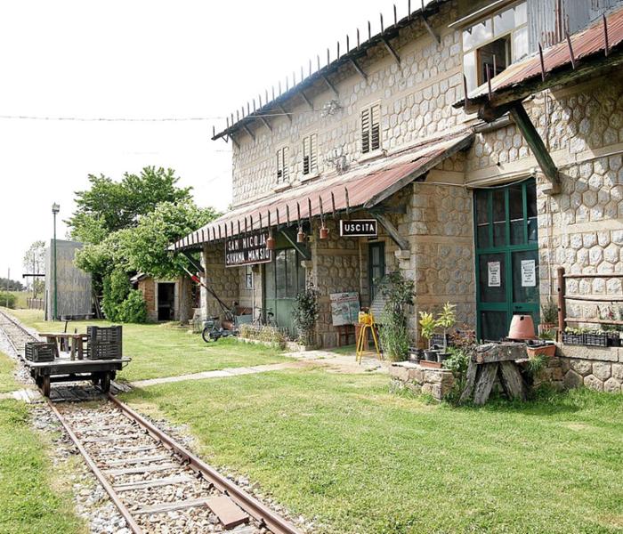 Stazione ferroviaria San Nicola - Silvana Mansio