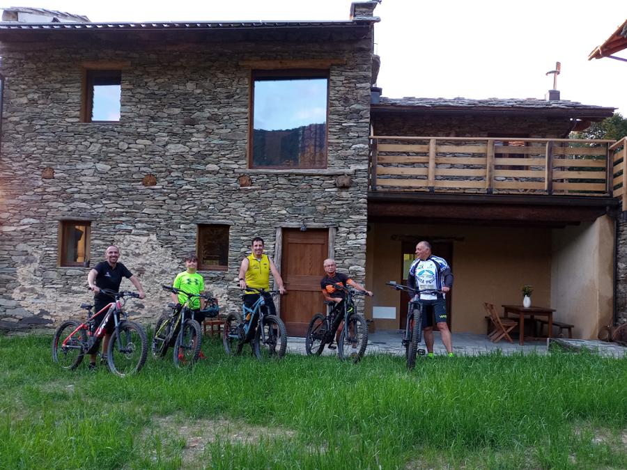 SENTIER EN BALCON SUR LA VALLE PESIO